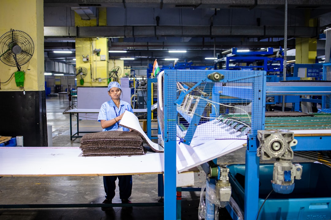 Proizvodni proces u industriji papira i celuloze.