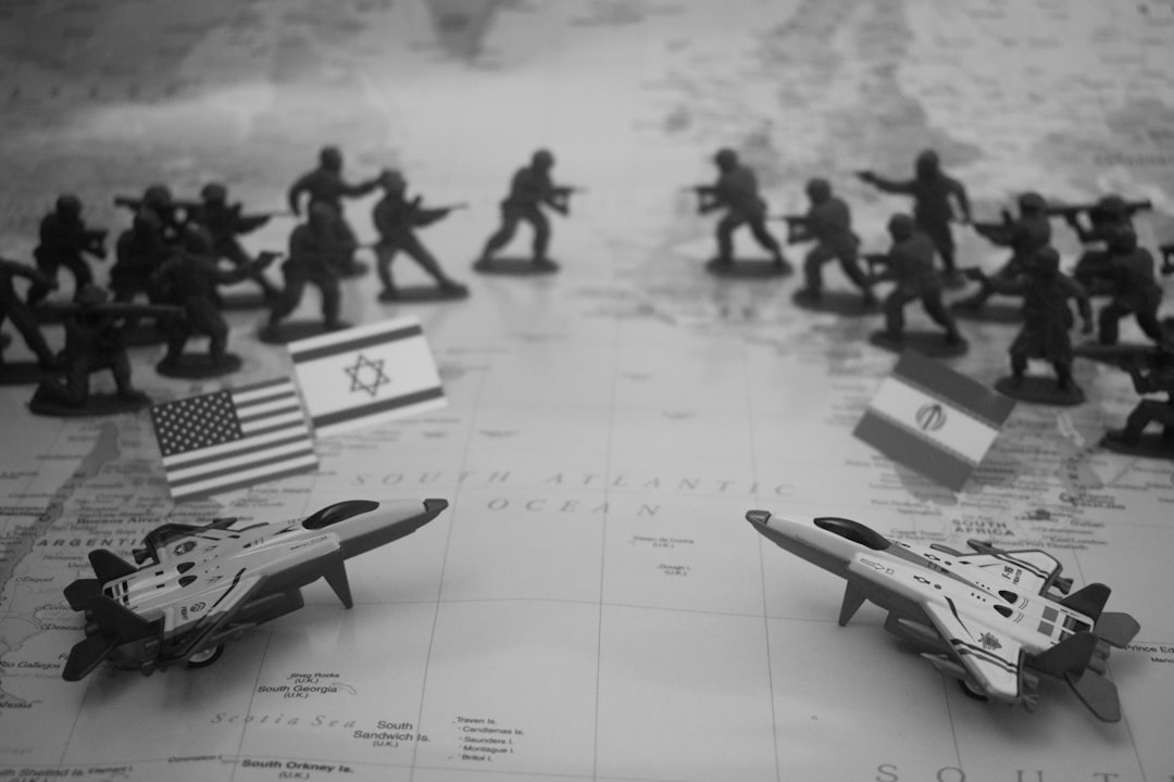 Geopolitički sukobi utječu na poslovne strategije globalno.